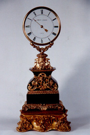 Pendule Mystérieuse, modèle classique à une aiguille.